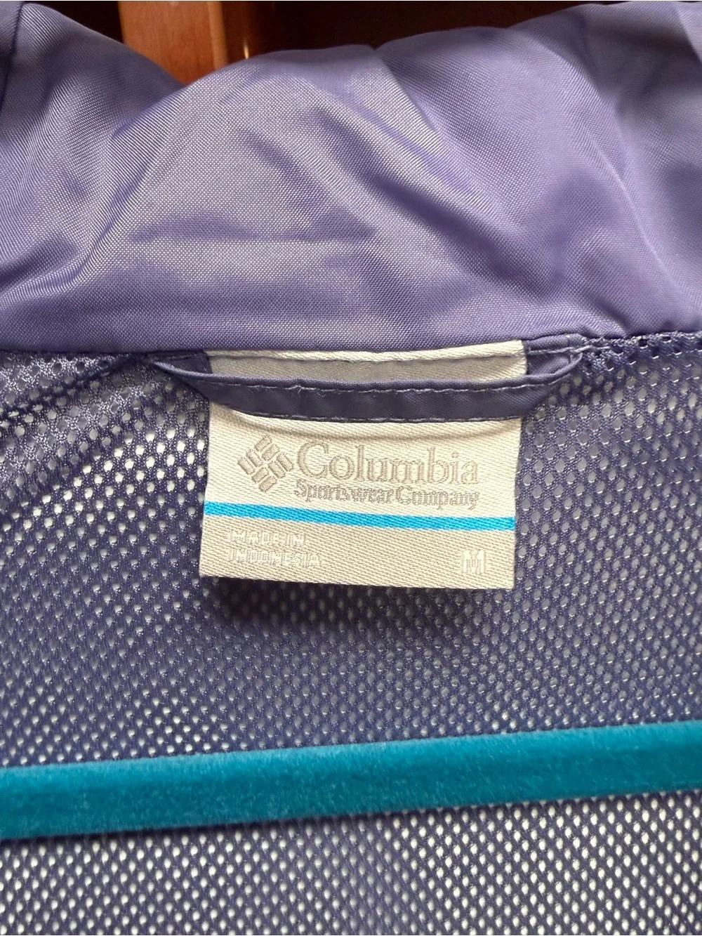 Like New Columbia Lavender Lightweight Hooded Rain Jacket